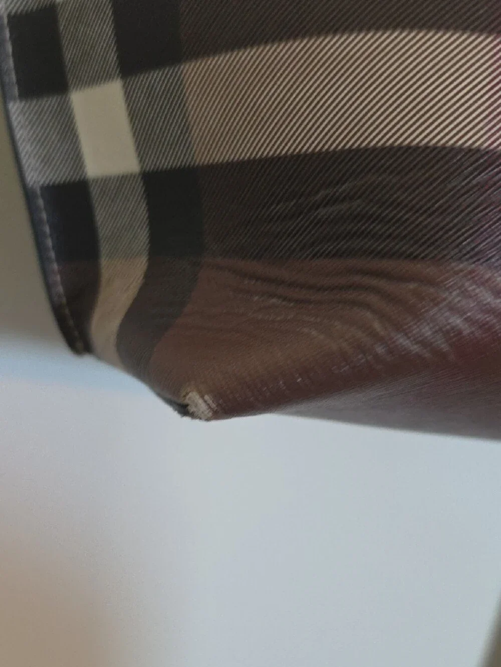 Burberry this medium